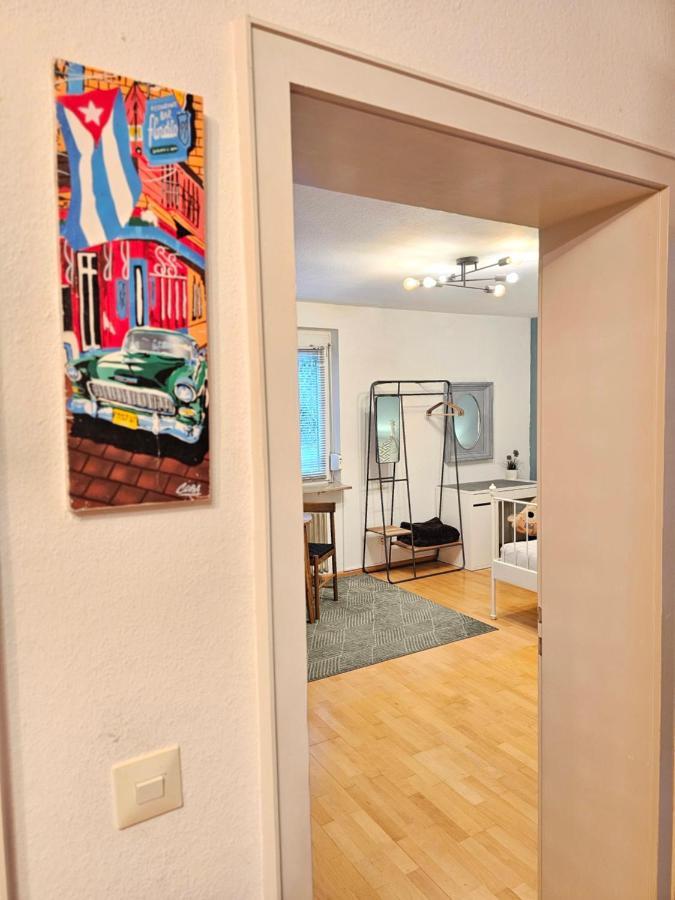Doppelzimmer 2 I Geteiltes Bad & Kueche I Mit Dem Zug Nur 4 Min Bis Zum Hauptbahnhof Freiburg im Breisgau Luaran gambar